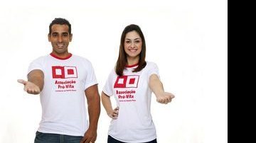 Francine Piaia e Alexandre em campanha de doação de medula óssea - Divulgação