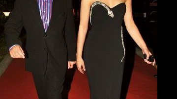 Em breve estada na terra de Bollywood, Ben Kingsley e a amada, Daniela Lavender, são figuras assíduas de eventos cinematográficos como o Apsara Awards ... - REUTERS