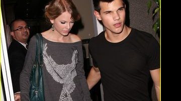 Taylor Swift e Taylor Lautner - Reprodução / Just Jared
