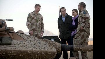 Princesa Victoria e Daniel Westling visitam o Afeganistão - Reprodução / Hola