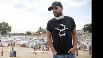 Ricky Martin viaja para o Haiti - Reprodução / Twitter