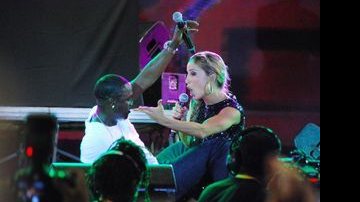 Claudia Leitte e Akon - Max Haack / AgNews