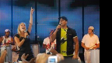 Claudia Leitte e Xanddy cantam juntos - AgNews