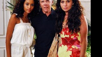 Helena (Taí Araújo), Marcos (José Mayer) e Dora (Giovanna Antonelli) - TV Globo/João Miguel Junior