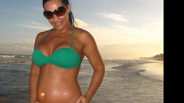 A futura mamãe Scheila Carvalho - Reprodução