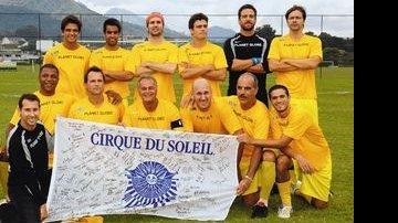 Cirque du Soleil em futebol de famosos - Cadu Pilotto