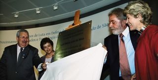 Dilma Rousseff, ministra da Casa Civil, e o presidente Lula na sede do SINDPD-SP, entre Antonio Neto, presidente do sindicato da área de Proc. de Dados, e sua Rosa Maria. - BETTO SIQUEIRA, DANILO MEJIAS, JUAN GUERRA, MÁRCIA STIVAL, MAURICIO, RICARDO STUCKERT, SILAS FONSECA E THIAGO PEREIRA