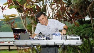 DJ Andre Paulo comanda som com batidas ecléticas - RENATO WROBEL