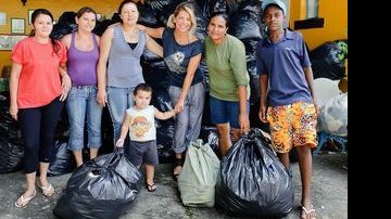 Karina Bacchi doa 25 mil kg de alimentos a Paraisópolis - Fabio Cerati