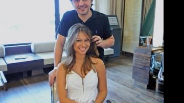 A atriz Dayenne Mesquita cuida de suas belas madeixas com o hair stylist Sergio G no Studio W do Shopping Iguatemi, em São Paulo. - ROBERTO VALVERDE