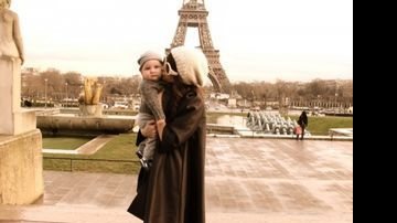 Nicole Richie com Sparrow em Paris - Reprodução