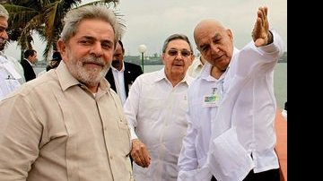 O presidente Luiz Inácio Lula da Silva é recebido pelo presidente cubano, Raúl Castro, e integrante da comitiva, na assinatura de atos bilaterais em Havana. - LUIZ INÁCIO LULA DA SILVA, MARINA MALHEIROS, RICARDO STUCKERT