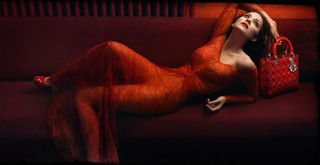 Marion Cotillard na campanha da Lady Dior - Annie Leibovitz / Reprodução