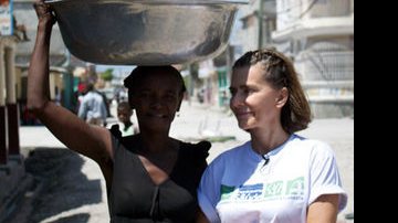 Maitê Proença em sua viagem ao Haiti - Reprodução