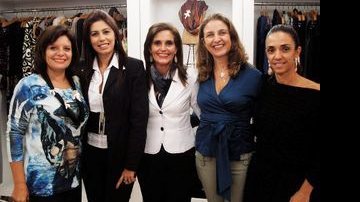 Em sua Gi Boutique, Giselda Armentano recebe a apresentadora Mara Bastos, a irmã, Silvia Armentano, a designer Chris Bove e a empresária Ana Racy. - RODRIGO ZORZI, FERNANDO TORRES, RUY HIZATUGU, RENATA MONTEIRO, FABIANO AMARAL, CHARLES NASEH, FLÁVIO RESENDE, FRÂNCIO DE HOLANDA, VALTON SILVA SANTOS, JOTA ASSIS E AMARILIS BERTACHINI