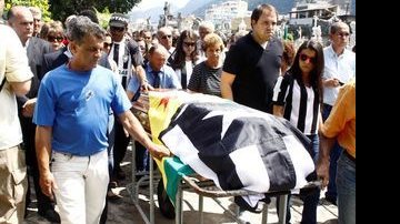 Corpo de Armando Nogueira é enterrado no Rio de Janeiro - Roberto Filho/AgNews