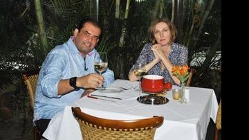 Em SP, Jota Abussafi grava no restaurante suíço Florina, de Cristina Häfeli, quadro da nova atração da RecordNews. - CAUÊ MORENO, CELINA GERMER, FABIO MIRANDA, GLAYCON MUNIZ, GUILHERME DUARTE, MARIO AQUINO, MIDORI DE LUCCA, PAULO JABOUR, RENATA XAVIER E RONÉIA FORTE