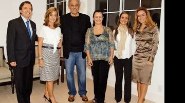 O casal Luís Carlos e Neusa recebe Danilo com as filhas, Evelise, Bárbara e Mariela. - LIANE NEVES / LIANE NEVES FOTOGRAFIAS