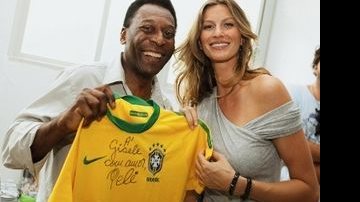 Gisele grava com Pelé e ganha camisa - Naretto Júnior