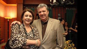 Os anfitriões Luciano e Marlene Peccin - Divulgação