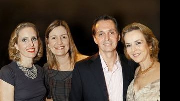 No CasaPark, Márcia Bergmann, da Avanti, recebe Beatriz Del Giudice no novo showroom, com o casal Rafael e Beatriz Lettiére, da marca. - ADEMIR RODRIGUES, ARIEL COSTA, DÉBORA AMORIM, GLEYSON RAMOS, JADER DA ROCHA, LULA LOPES, MARRI NOGUEIRA, NILL JOHNNI, YURI FERNANDES