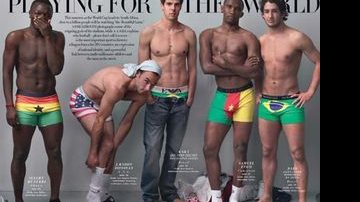 Muntari, Donovan, Kaká, Eto'o e Alexandre Pato posam para a 'Vanity Fair' - Annie Leibovitz/Reprodução/Vanity Fair