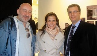 Eduardo Achar, da Metalbagno, a arquiteta Vivian Coser e Jean Marie Massaud, da Axor, conferem tendências em decoração de banheiro na Euro Bagno, que ocorre durante a semana de design na Itália. - ALESSIA GAMMAROTA, CARLOS CHAVES, DANIELLY GARCIA, MARCOS SANTI, MIDORI DE LUCCA, MILAN STUDIO, RODRIGO TREVISAN, SANDRA TACLA E THAÍS FUKASAWA