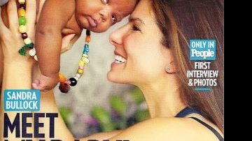 Sandra Bullock é mãe - Reprodução Revista People
