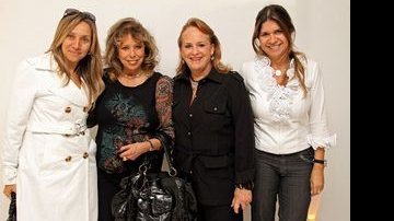 Amanda Delboni e Maria Helena Fittipaldi, de preto, prestigiam desfile de Angela Lemos e apresentação de joias de Rosana Negrão, SP. - ANDRÉ PALLUCH, ANDRE VICENTE, ANDREA FREITAS, CINTIA SANCHEZ, FÁBIO FRANCI, FERNANDO SCURACCHIO, GABRIELA LEME, LIANE GOTLIB ZAIDLER, MARCOS FINOTTI, PETRÔNIO CINIQUE, RINALDO ANDRADE, SILAS FONSECA E VERONICA CAMPOS