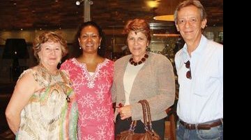 Alice Varandas, do Shopping CasaPark, recebe Eloise Gonsalves, primeira-dama do país caribenho São Vicente e Granadinas, Leda Beirão e Ralph Gehre. - ANDRÉA ZAYTI, ANDRÉ SANCHES, IANO ANDRADE, LUANA PEIXOTO, MAURO AZEVEDO, MICHEL PAZ FRANTZESKI, MICHELE DI FEDERICO, SAULO LUZ E WELL DOS SANTOS