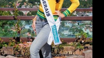 Dias antes de ser eleita Miss Brasil 2010, charme e beleza diante da paisagem serrana de Campos do Jordão. - Samuel Chaves/S4 Photo Press