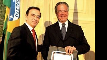 Carlos Ghosn premia Vieira - ÁLVARO TEIXEIRA