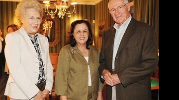 Ana Maria Lima de Noronha (ao centro), lança coleção de sua loja, Vila Vitória, prestigiada pela princesa Margarida De Borbón, com o irmão, o príncipe Casemiro De Borbón-Duas Sicílias, em SP. - BRANCA TUNCHEL, CíNTIA SANCHEZ, ELVIS FERNANDES, FÁBIO ZANZERI, JANETE LONGO, LUCIANA PREZIA E MARÚCIA KINTSCHEV