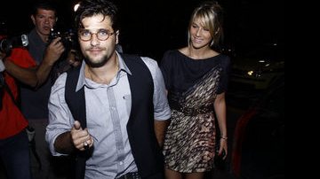 Bruno Gagliasso chega ao local da festa ao lado da mulher, Giovanna Ewbank - Roberto Teixeira e Roberto filho/AgNews