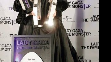 Lady Gaga laureada em Berlim - REUTERS
