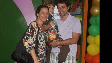 Bruno Mazzeo e Renata Castro com o filho João - Delson Silva / AgNews