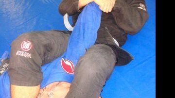 Cadu luta jiu-jitsu no Sensei SporTV - Divulgação