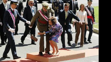 O tropeço da rainha Sofia - Reuters