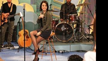 Em estúdio da MTV, Sandy brilha no Acesso MTV. - ORLANDO OLIVEIRA/ AG. NEWS