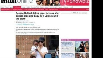 Sandra Bullock e o pequeno Louis - Reprodução/DailyMail