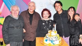 No Teen Club, Rio, Lupe Gigliotti celebra entre os irmãos Elano de Paula e Zelito Viana, o sobrinho Marcos Palmeira e a filha Cininha de Paula. - AMILCARE DALLEVO JR., ANA CAROLINA LOPES, ANDRÉ VICENTE, CAIO GUIMARÃES, DAVID BRAZIL, LUCI FELIPPE, MÁRCIA STIVAL, MARIO RIVIERI, PRIMA STUDIO FOTOGRAFICO E ROBERTA YOSHIDA