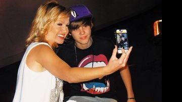 Estrela Eliana encantada com jovem Justin Bieber