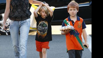Sharon Stone em passeio com os filhos Laird e Quinn - CityFiles