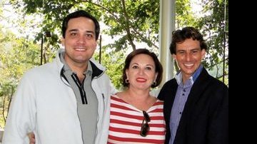 Roberto Miranda e Denise Cursino prestigiam evento para executivos no Unique Garden ao lado do gerente do resort, Roberto Nogueira, em Mairiporã, SP. - AMÁBILE IENO, ANDRÉ VICENTE, CARLOS PRATES, CAROLINE DANTAS, CLÁUDIO IZIDIO, FERNANDO MUCCI, INGRID OLDENBURG, LUÍS TREVISAN, OVADIA SAADIA, WILMA TEMIN E WILSON DIMITROV