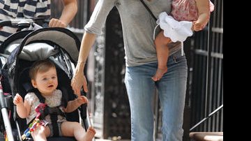 Se a mãe Sarah Jessica Parker, estrela de Sex and The City, é conhecida por seus sapatos, são os chapéus de suas filhas gêmeas, Marion e Tabitha Broderick, 1, que fazem o maior sucesso. Além de proteger contra o sol e o frio, o chapéu ou gorro deixa o - Getty Images