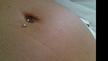 Luciana Gimenez mostra foto da barriguinha de grávida - Reprodução Twitter