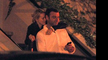 Naomi Watts e o marido Liev Schreiber - City files