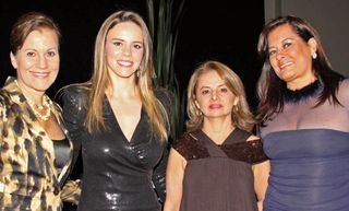 Luiza Dornas, ex-secretária de Cultura do DF, e sua sobrinha Rafaela Dornas com Antônia Célia Silva e Cláudia Peralta em premiação de publicidade, em Brasília. - AMARILDO HENNING, ANA PAULA CALVETTI, BETO ETEROVICK, BRUNO STUCKERT, DIEGO PISANTE, DRIKA VIANNA, KIN KIN, NEIDE CAVALCANTI, PEDRO TEIXEIRA, ROSE BRASIL E WELSON GARCIA