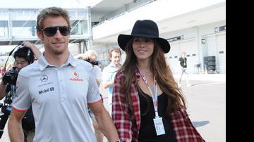 Jenson Button e a namorada Jessica Michibata - Cityfiles