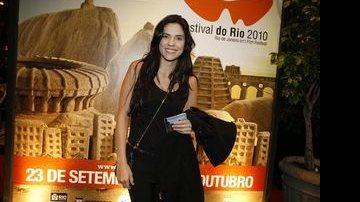 Rafaela Mandelli coloca megahair - AgNews